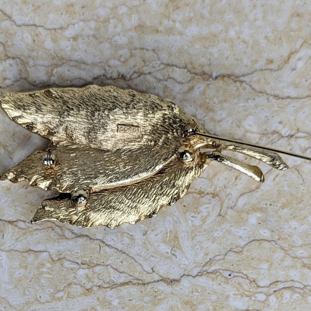 Vintage Coro 3 Leaf Textured Gold Tone Signed Brooch Pin